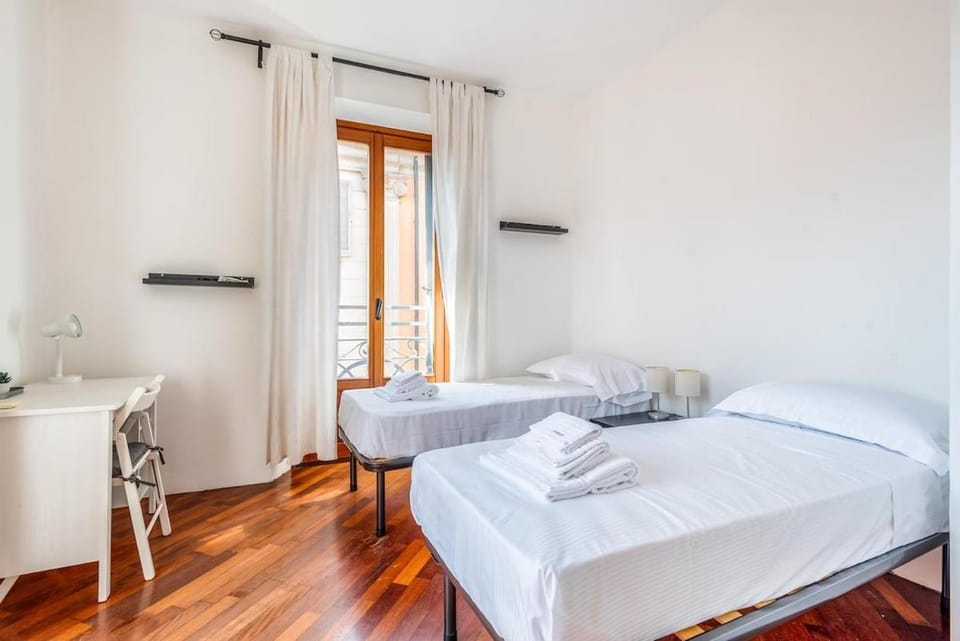 Navigli duomo design apartment -Tortona-Solari- M2 Apartment in Milan