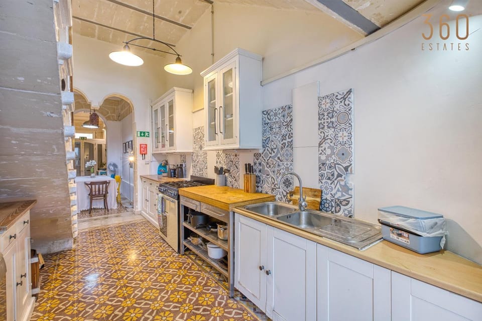 Kitchen or kitchenette, dishwasher, minibar, oven, pet friendly, stove
