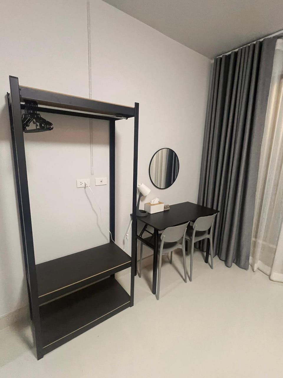 hair dresser, wardrobe
