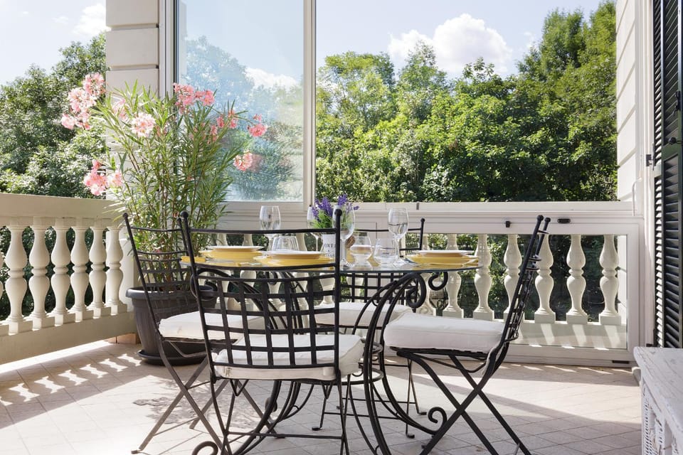 Patio, Spring, Day, Garden, View (from property/room), Balcony/Terrace, Living room, Seating area, Dining area, Garden view