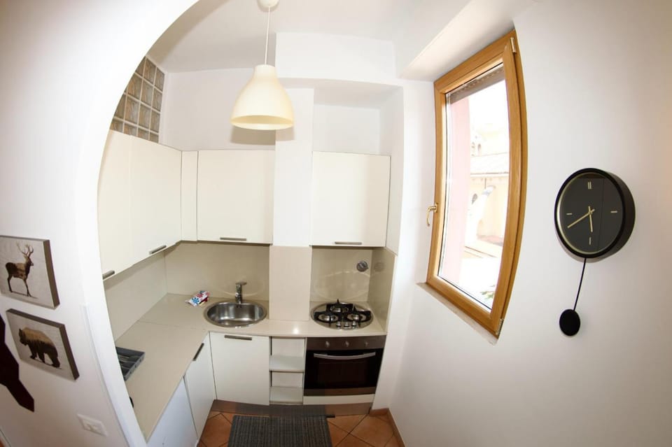 San Vito Cozy Apartment House in Rome