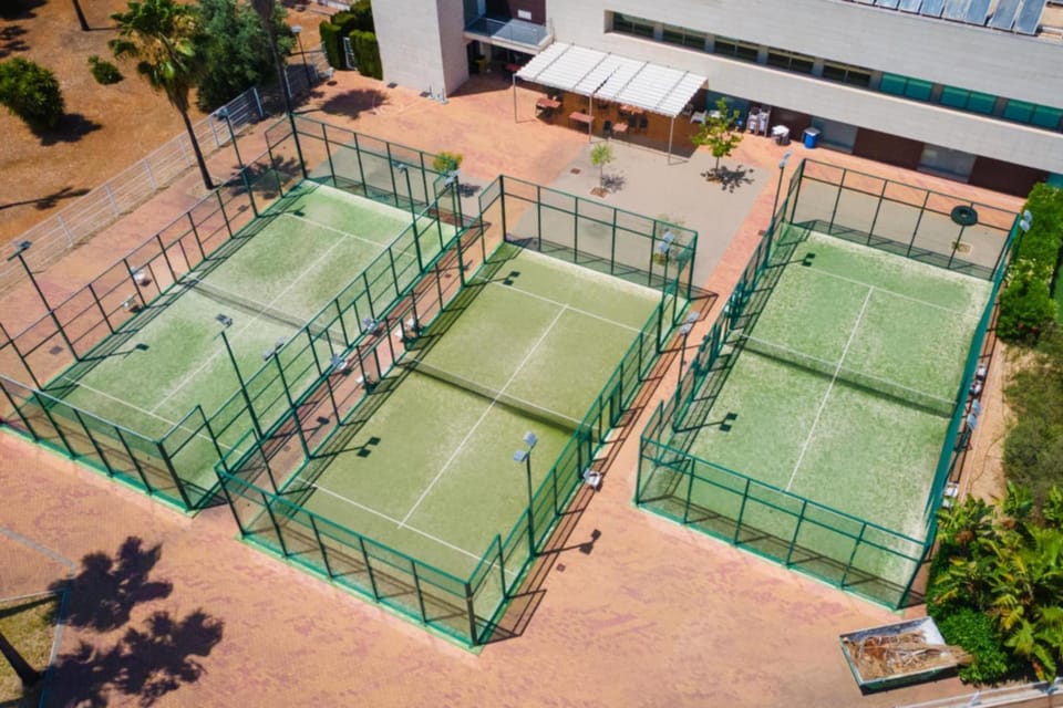 Fitness centre/facilities, Tennis court