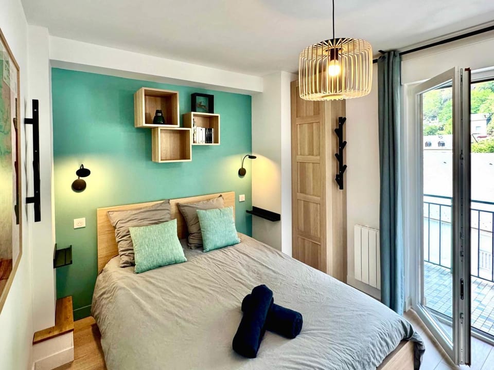 Bed, Photo of the whole room, Bedroom, wardrobe