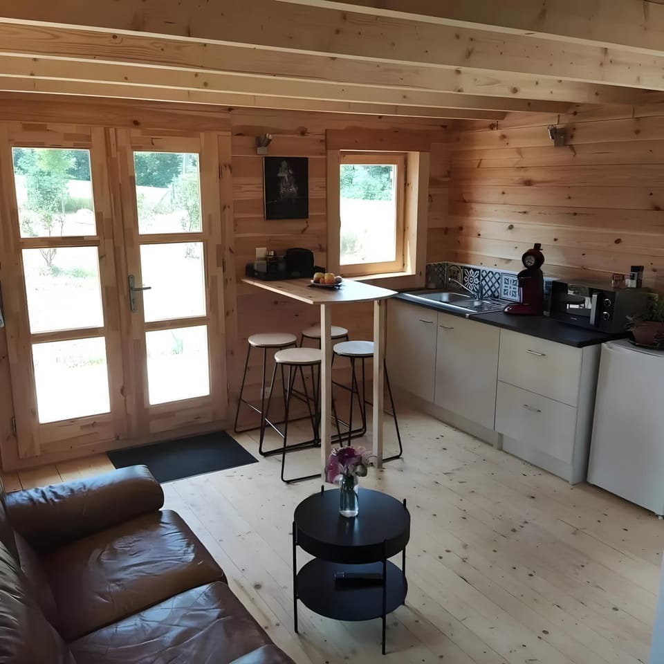 Property building, Kitchen or kitchenette, Living room