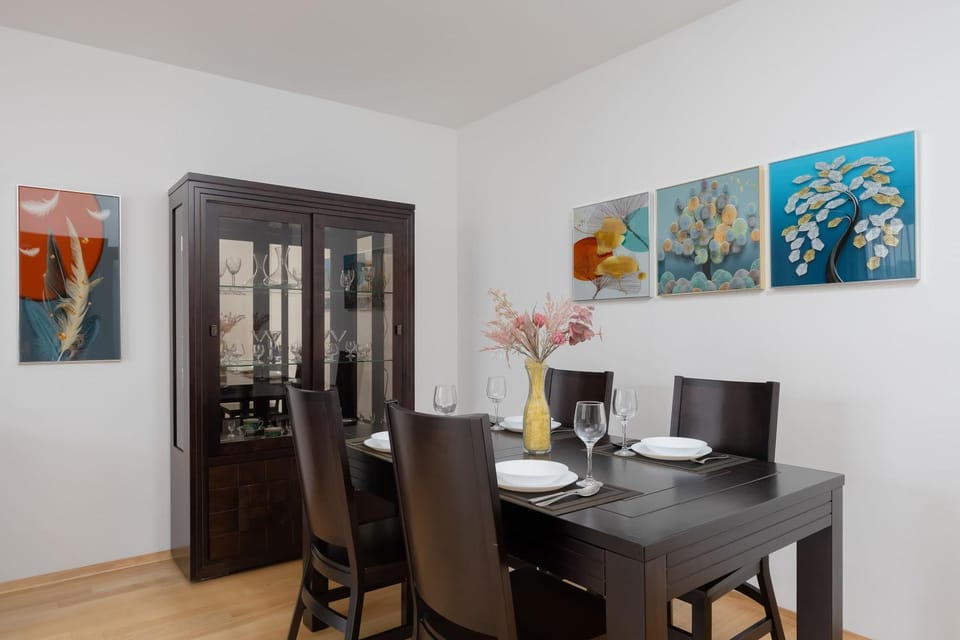 Living room, Seating area, Dining area