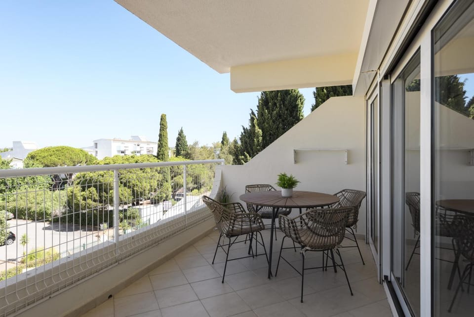 Moura One - Condominium with pool by HD Apartment in Quarteira