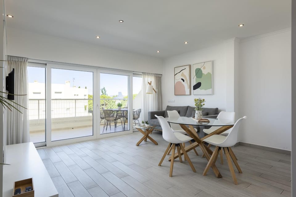 Moura One - Condominium with pool by HD Apartment in Quarteira