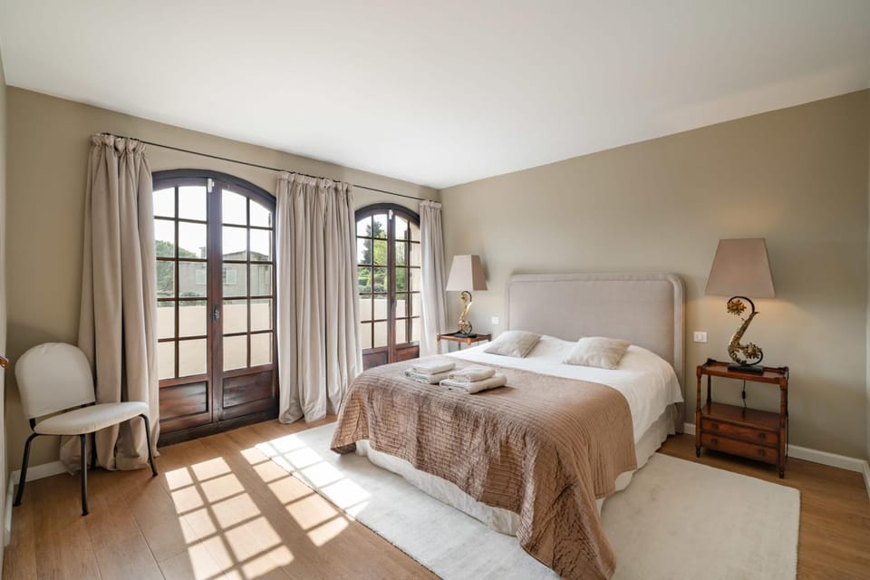 Authentic villa with swimming pool in La Colle-sur-Loup Villa in Saint Paul de Vence