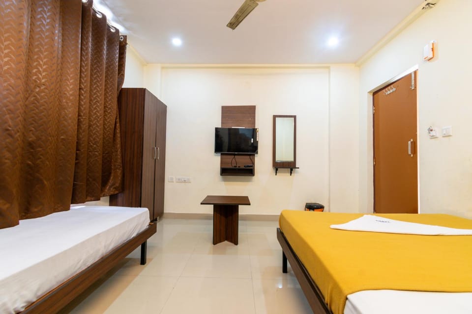 TV and multimedia, Photo of the whole room, wardrobe