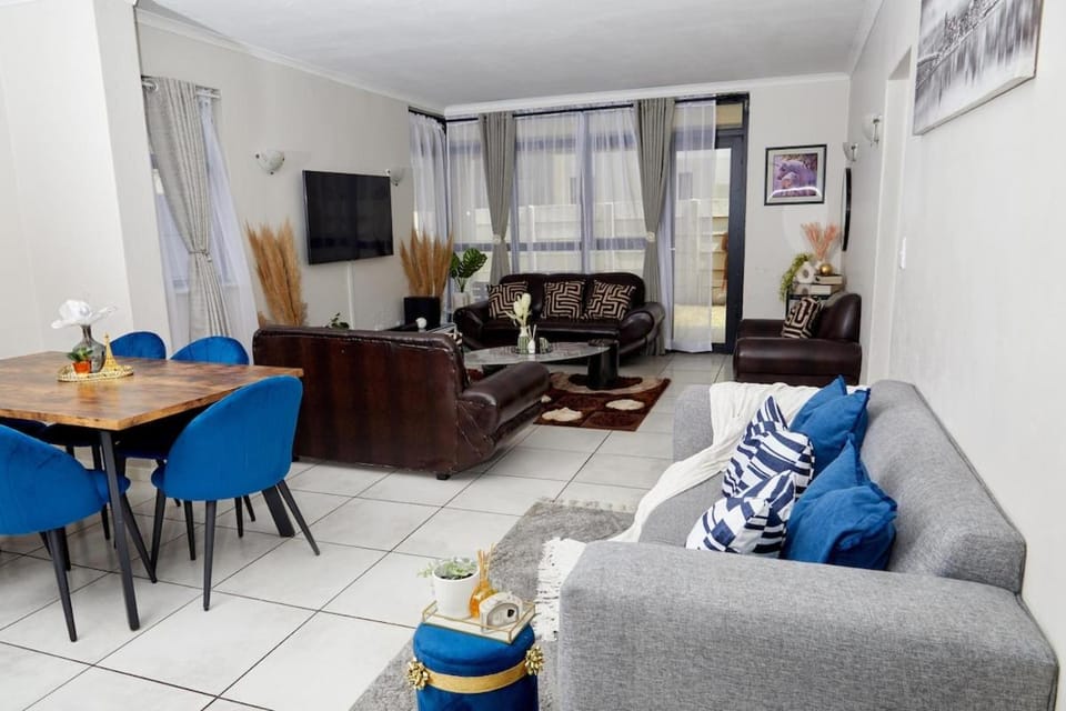 Opulent Oasis Apartment in Gauteng