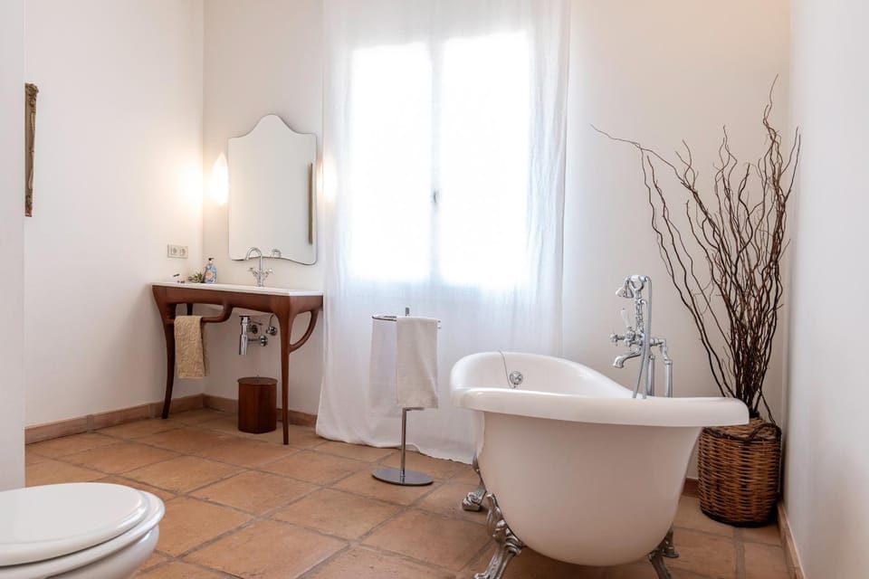 Bathroom, Living room