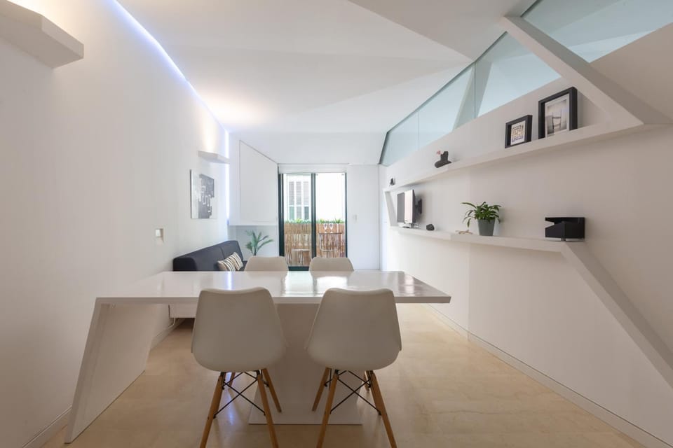 TV and multimedia, Living room, Dining area, heating, pet friendly, air conditioner