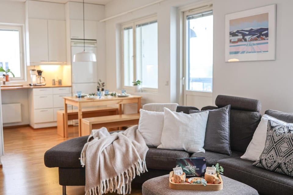 Kitchen or kitchenette, Living room, Seating area, Dining area