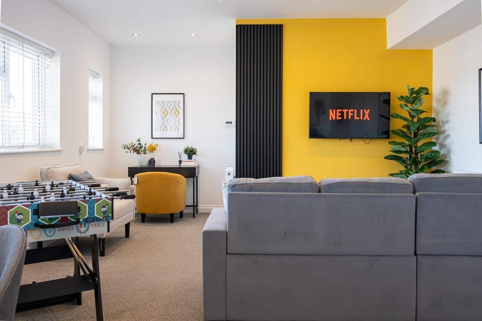 Living room, Seating area, Bedroom