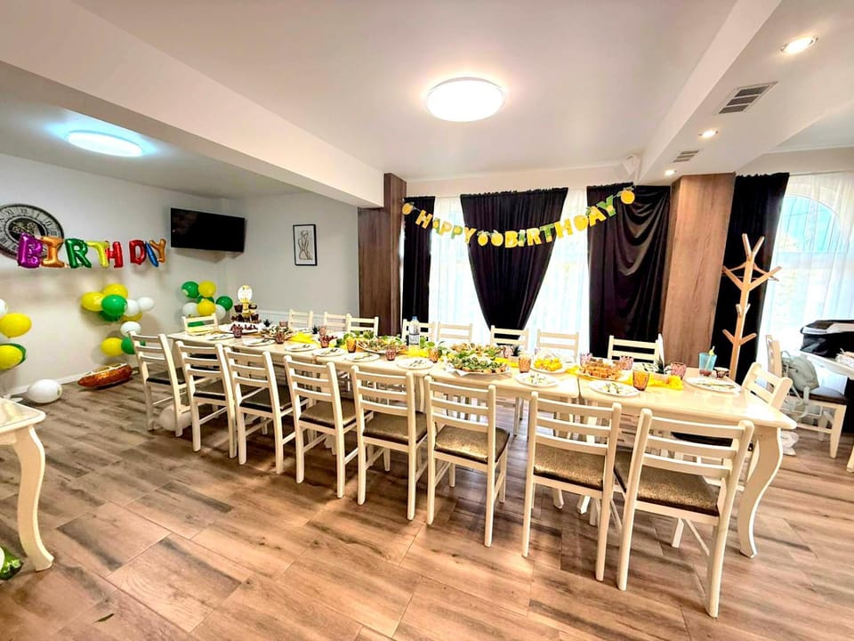 Communal lounge/ TV room
