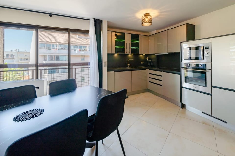 4 pièces sur deux niveaux au cœur de Cannes Apartment in Cannes