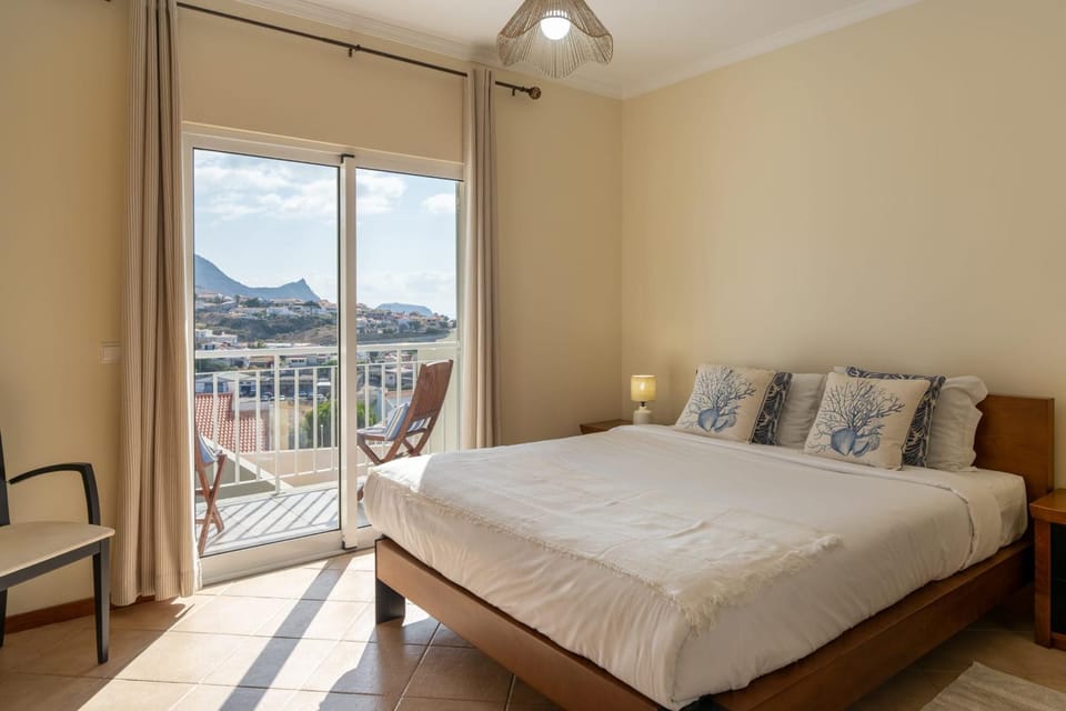 Bed, Balcony/Terrace, Photo of the whole room, Bedroom