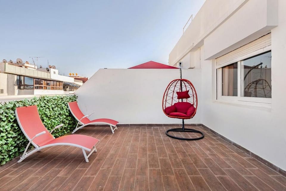 Balcony/Terrace, sunbed