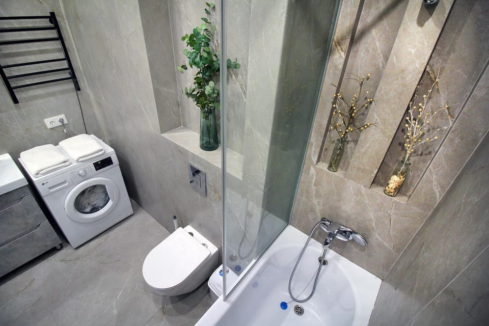 Shower, Toilet, Bathroom
