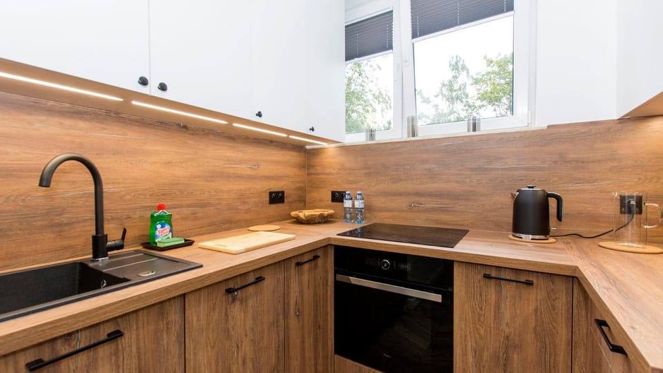Coffee/tea facilities, dishwasher, stove
