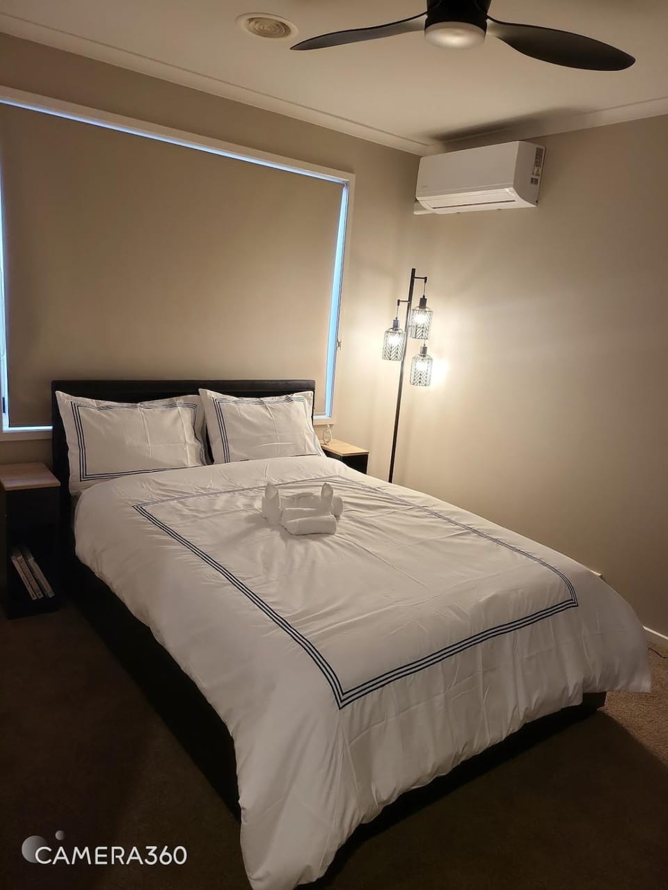 Bed, Photo of the whole room, Bedroom, air conditioner