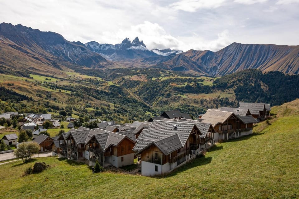 Property building, Day, Natural landscape, Mountain view