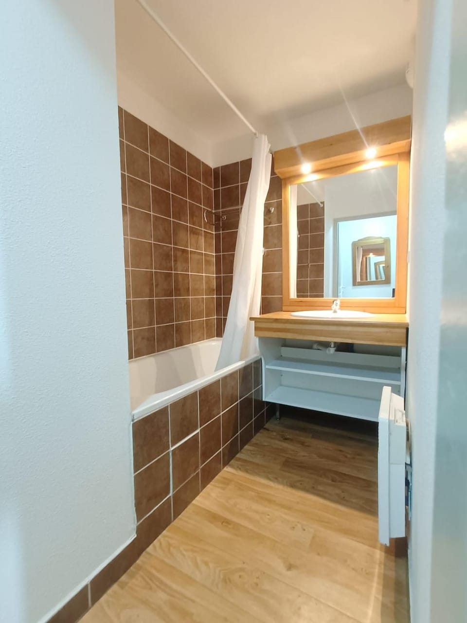 Bathroom, Bath