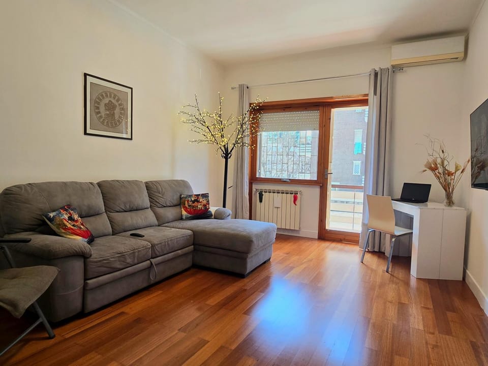 TV and multimedia, Balcony/Terrace, Living room, air conditioner