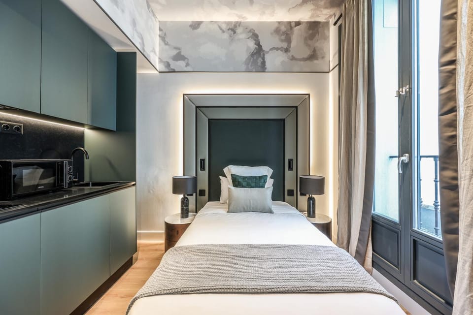 Bed, Kitchen or kitchenette, Photo of the whole room, Bedroom
