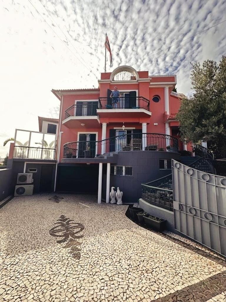 VILLA Valhalla Private heated swimming-pool Villa in Funchal