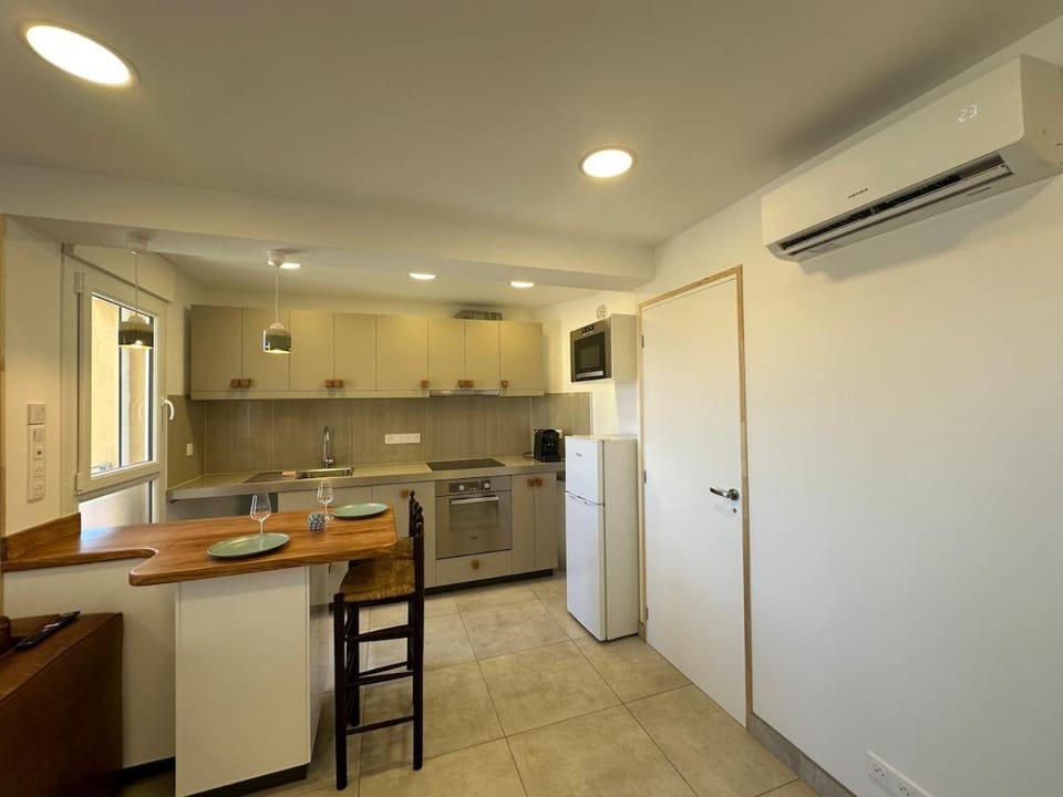 L'Atena - Magnifique vue Mer- Clim - Smart TV Apartment in Six-Fours-les-Plages