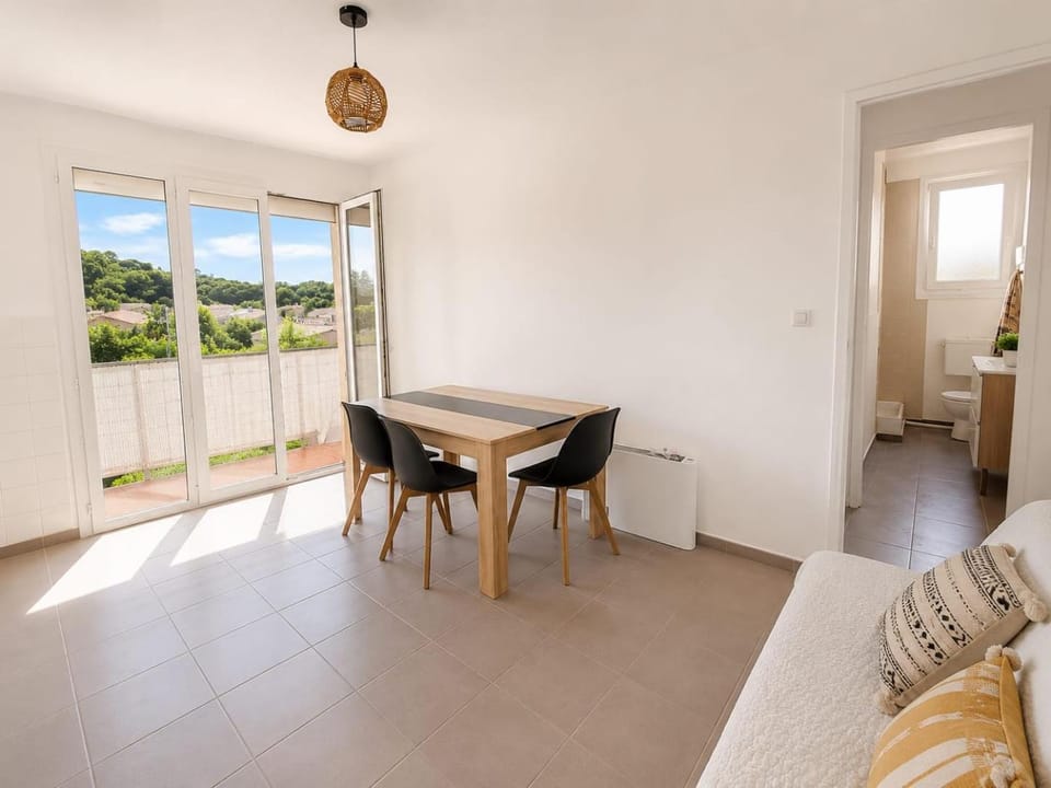 One-bedroom apartment, residence in Fabrégas, Beachfront Apartment in La Seyne-sur-Mer