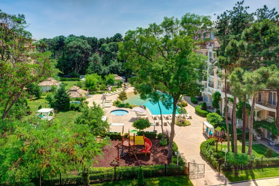 Garden view, Pool view
