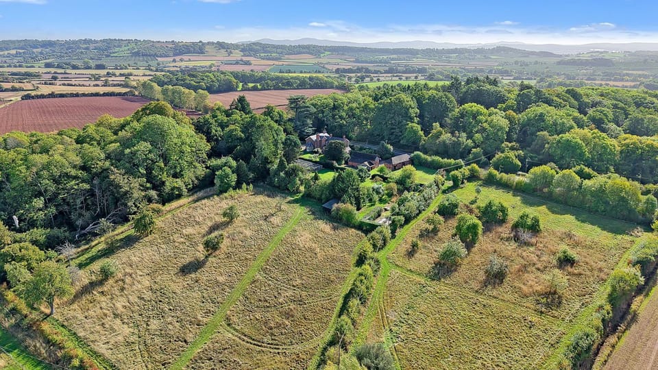 Nearby landmark, Natural landscape, Bird's eye view, Garden, Garden view, Mountain view