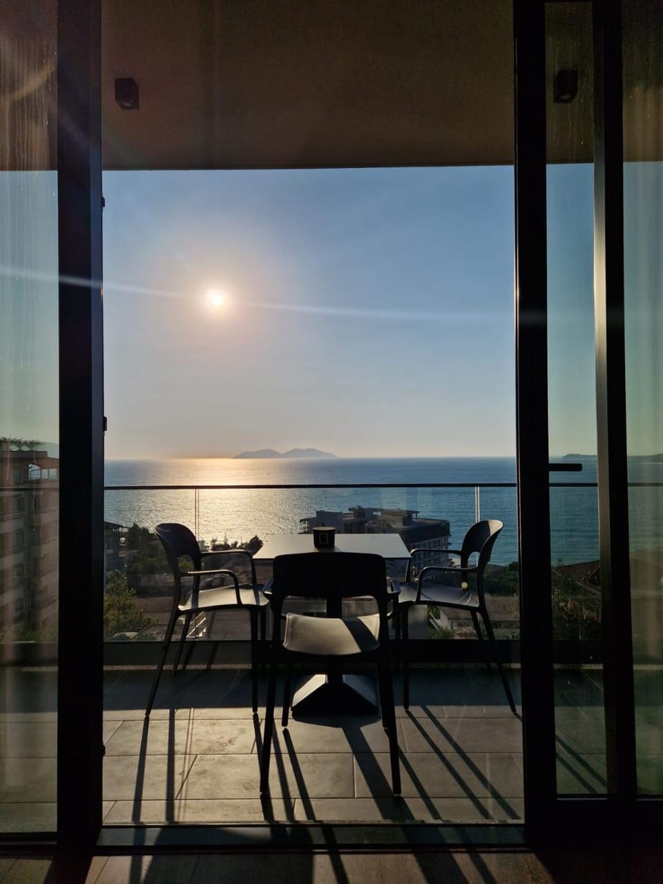Natural landscape, View (from property/room), Balcony/Terrace, Dining area, Sunset