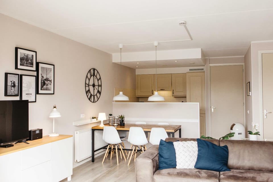 Semi-Detached Harbour House in Heeg for 6 Guests with Private Dock & Inner Harbour Views House in Friesland, Netherlands