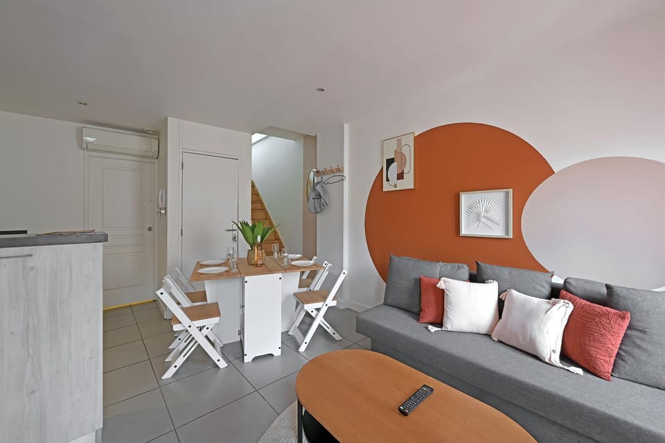 Living room, air conditioner