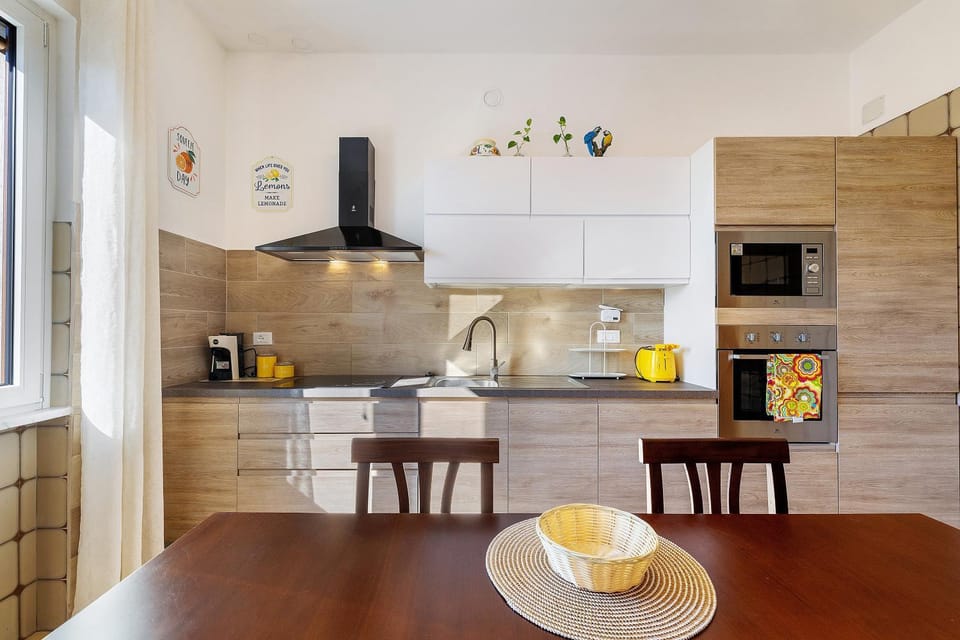 Property building, Kitchen or kitchenette, Living room