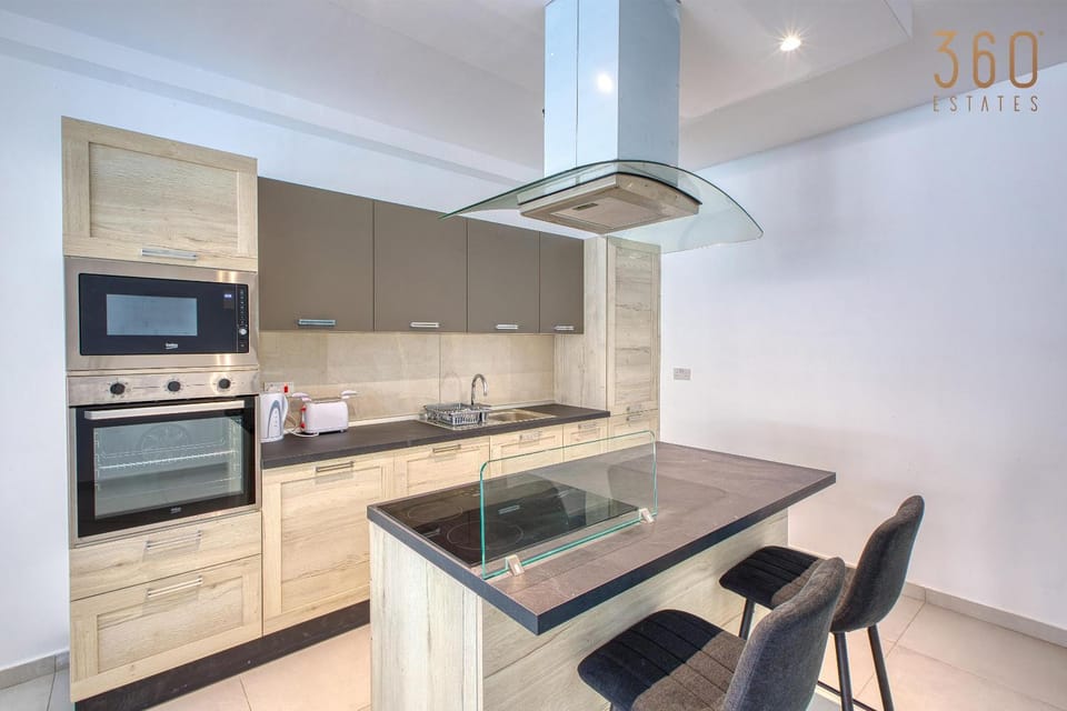 Kitchen or kitchenette, Dining area, dishwasher, minibar, oven, pet friendly, stove