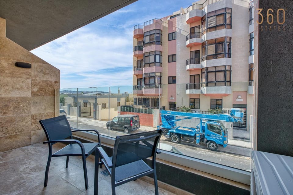 Property building, Patio, Communal lounge/ TV room, Day, Natural landscape, View (from property/room), Balcony/Terrace, Living room, Seating area, Evening entertainment, Pool view, Swimming pool, sunbed