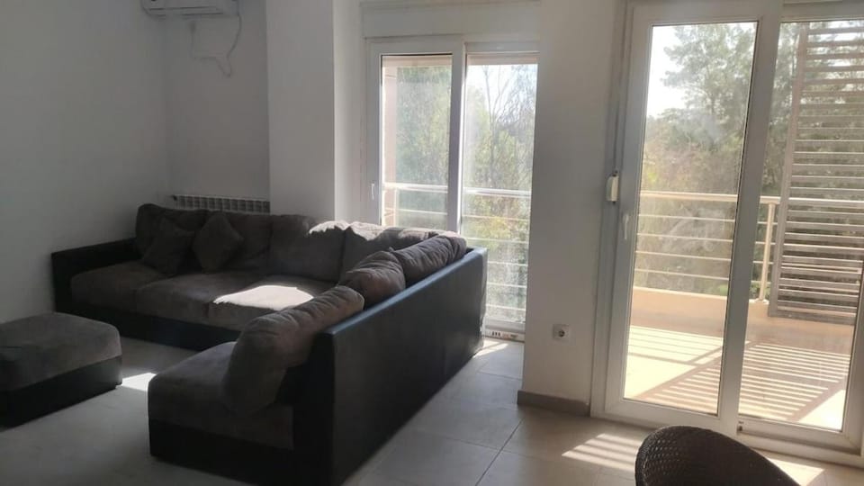 F4 Bahia cozy appart 140m2 3 balcon strategic spot Apartment in Oran