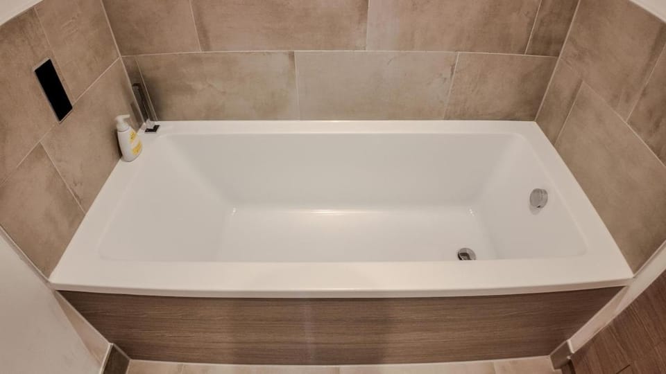 Bathroom, Bath