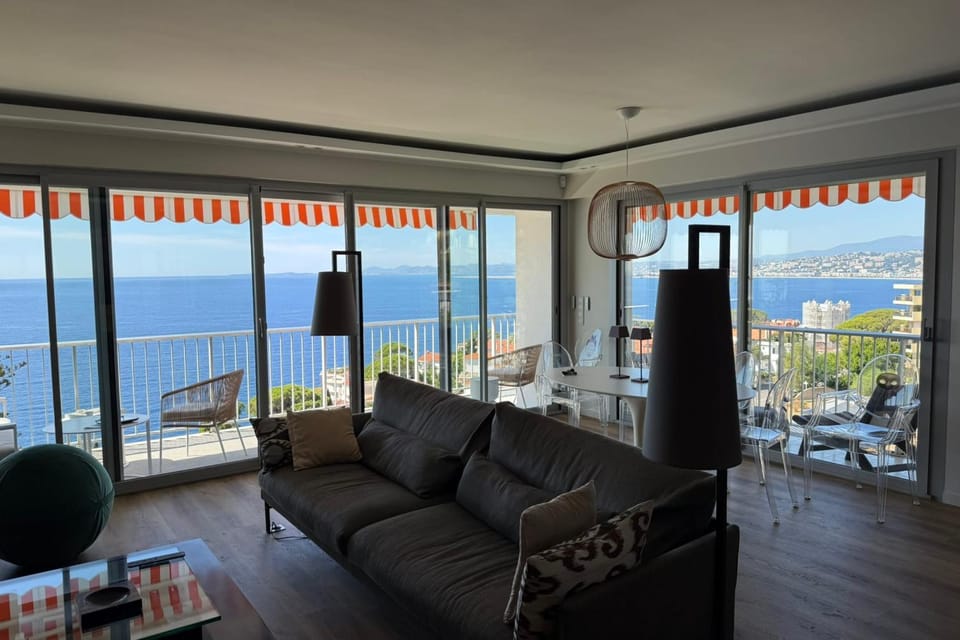 Superb apartment with exceptional sea view Apartment in Nice