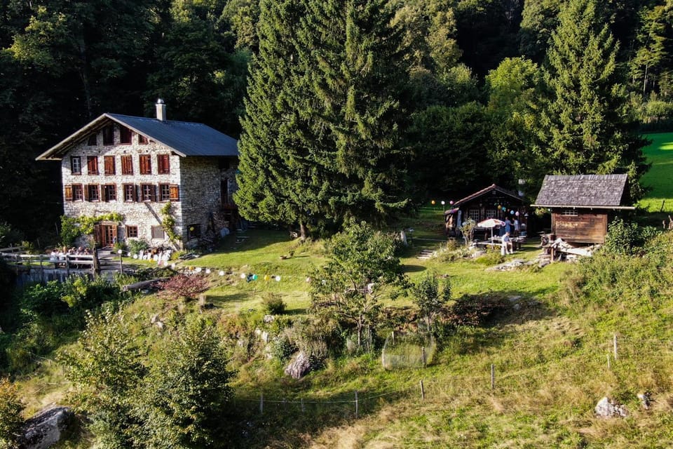 Rauft-Perfekter Rückzugsort für besondere Feierlichkeiten 2500 m2 Grundstück mitten in der Natur Apartment in Canton of Bern (Region)
