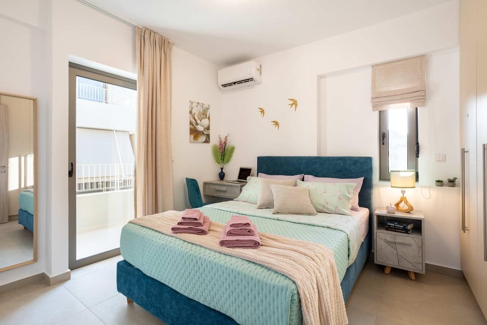 Bedroom, air conditioner