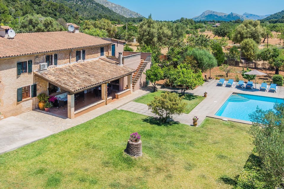 Can De L'ausina Villa in Raiguer