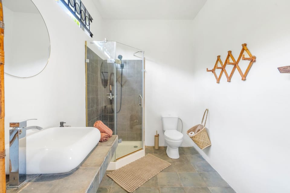 Shower, Bathroom, towels