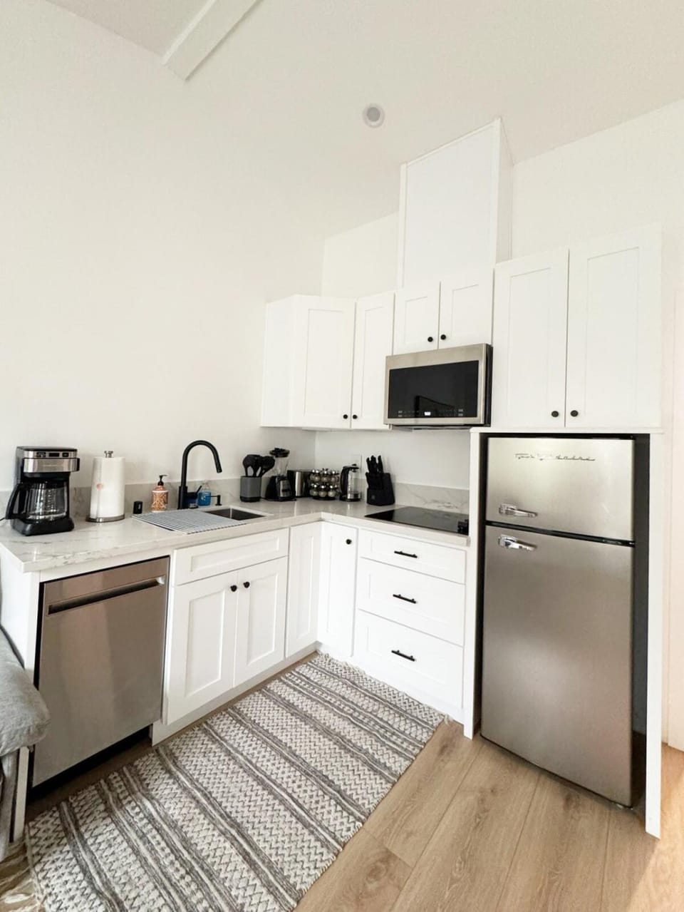 Coffee/tea facilities, Kitchen or kitchenette, dishwasher, pet friendly, stove, toaster