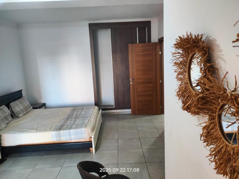 strategic spot Apartment in Oran