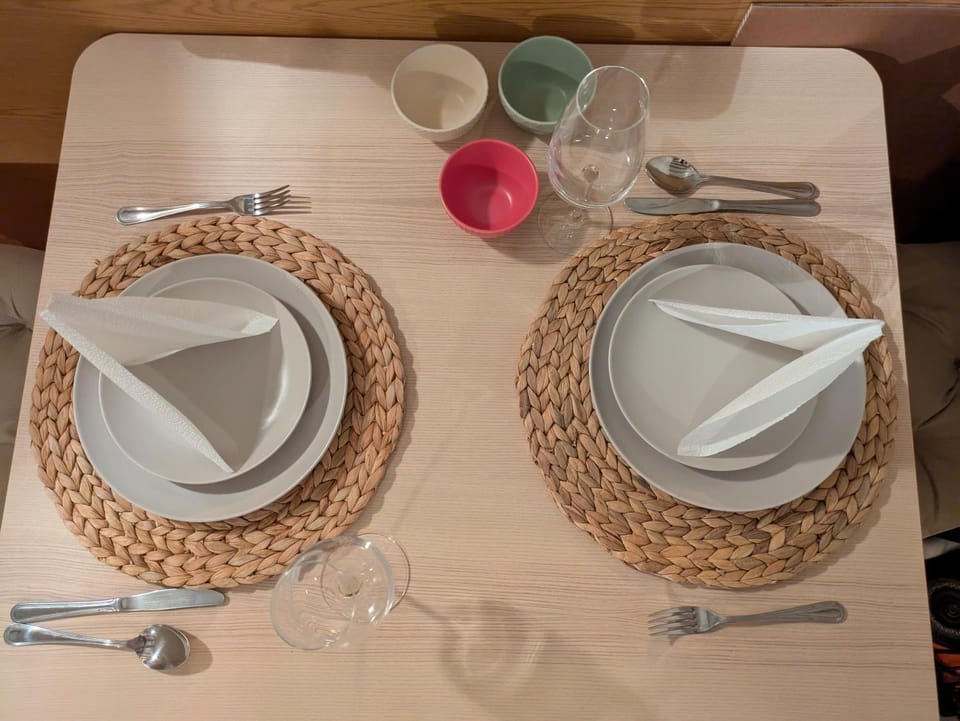 Food and drinks, Dining area